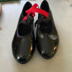 Girls size 1m tap shoes